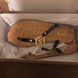 Michael kors flip flops